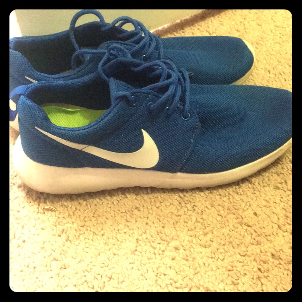 Nike roshes